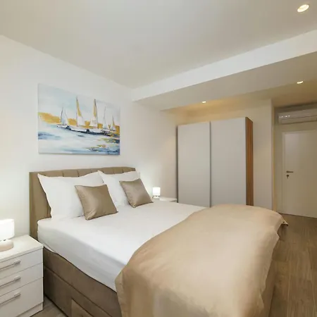 L&l With Swimming Pool And Seaview Appartement *