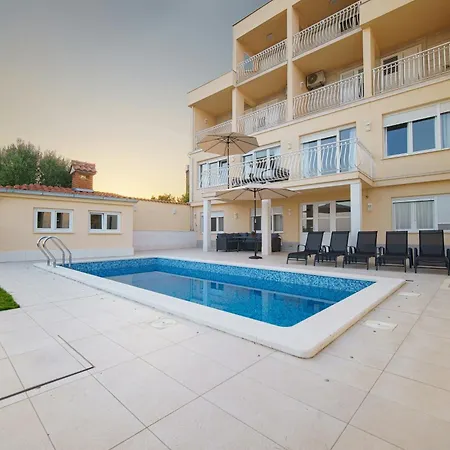 Apartament L&l With Swimming Pool And Seaview *