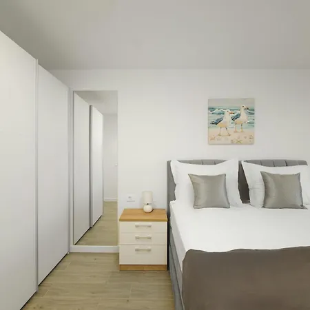 L&l With Swimming Pool And Seaview Apartament