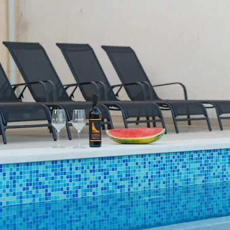 L&l With Swimming Pool And Seaview Apartament Split